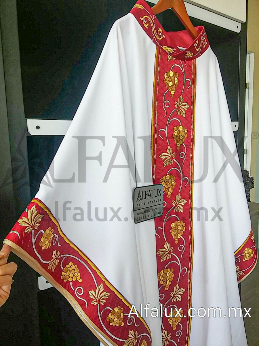 03 UVAS Laterales Cuello Bordado